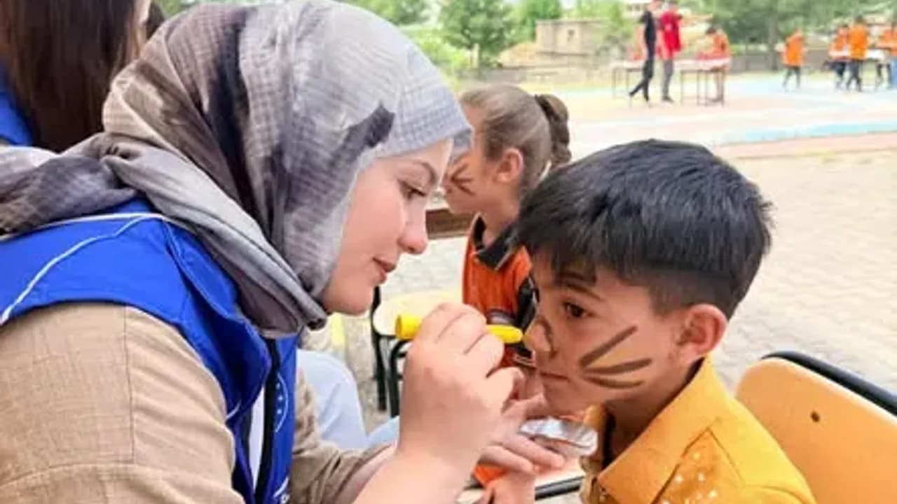 Batman'da Gençlik Merkezleri Köy Okullarına Ulaşıyor