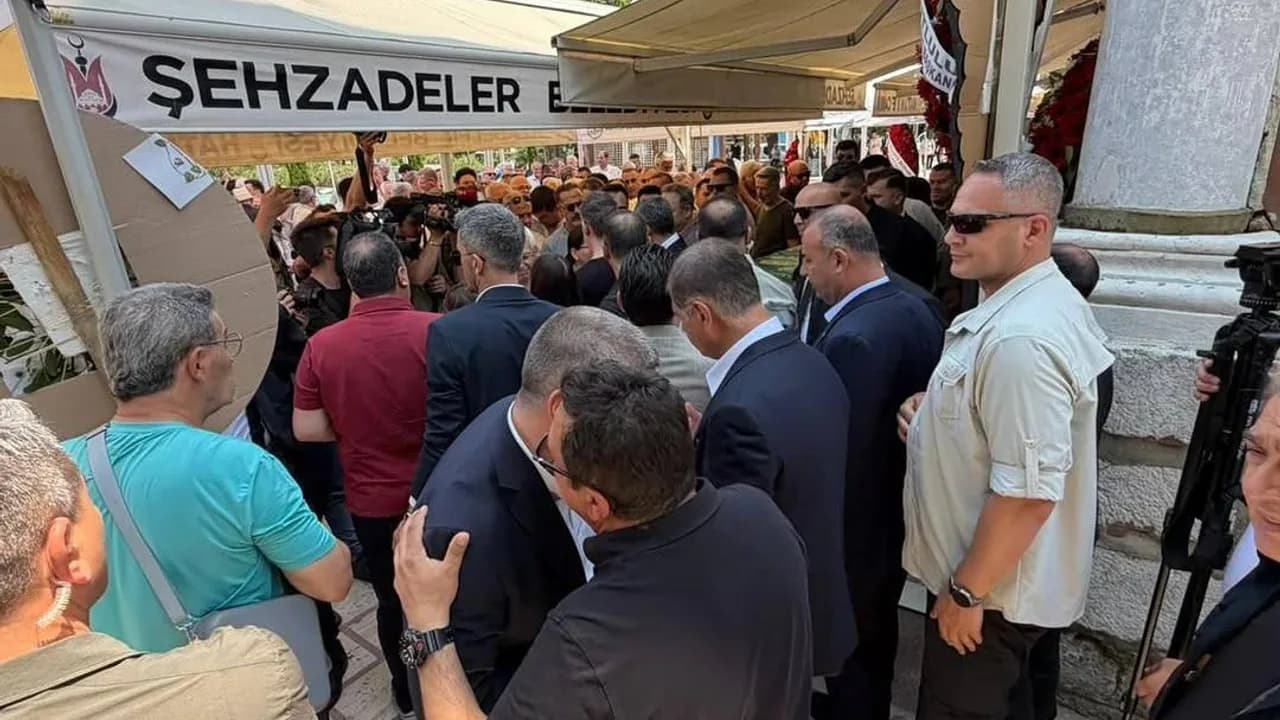 Ercengiz, Özgür Özel'in Amcasının Cenaze Törenine Katıldı