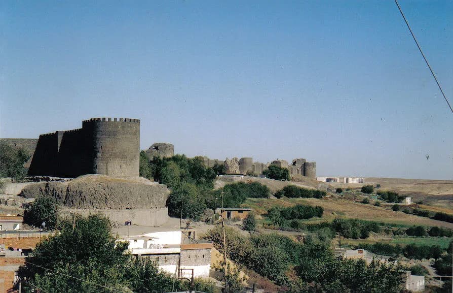 Amida Antik Kenti ve Surları