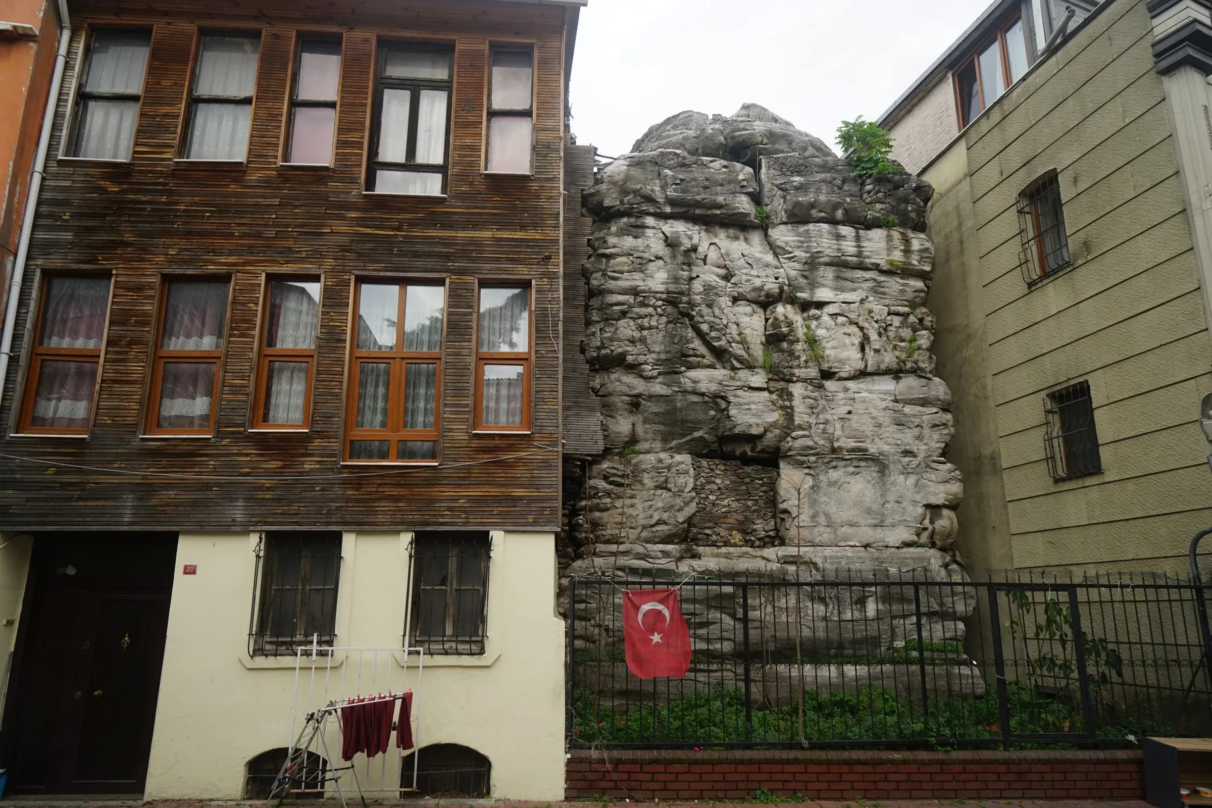 Arkadyos Sütunu (Avrat Taşı)