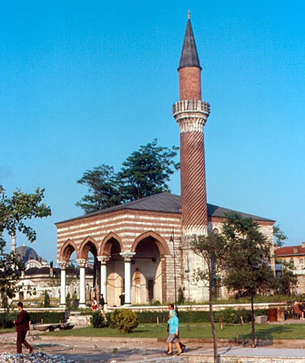 Burmalı Mescid Camii