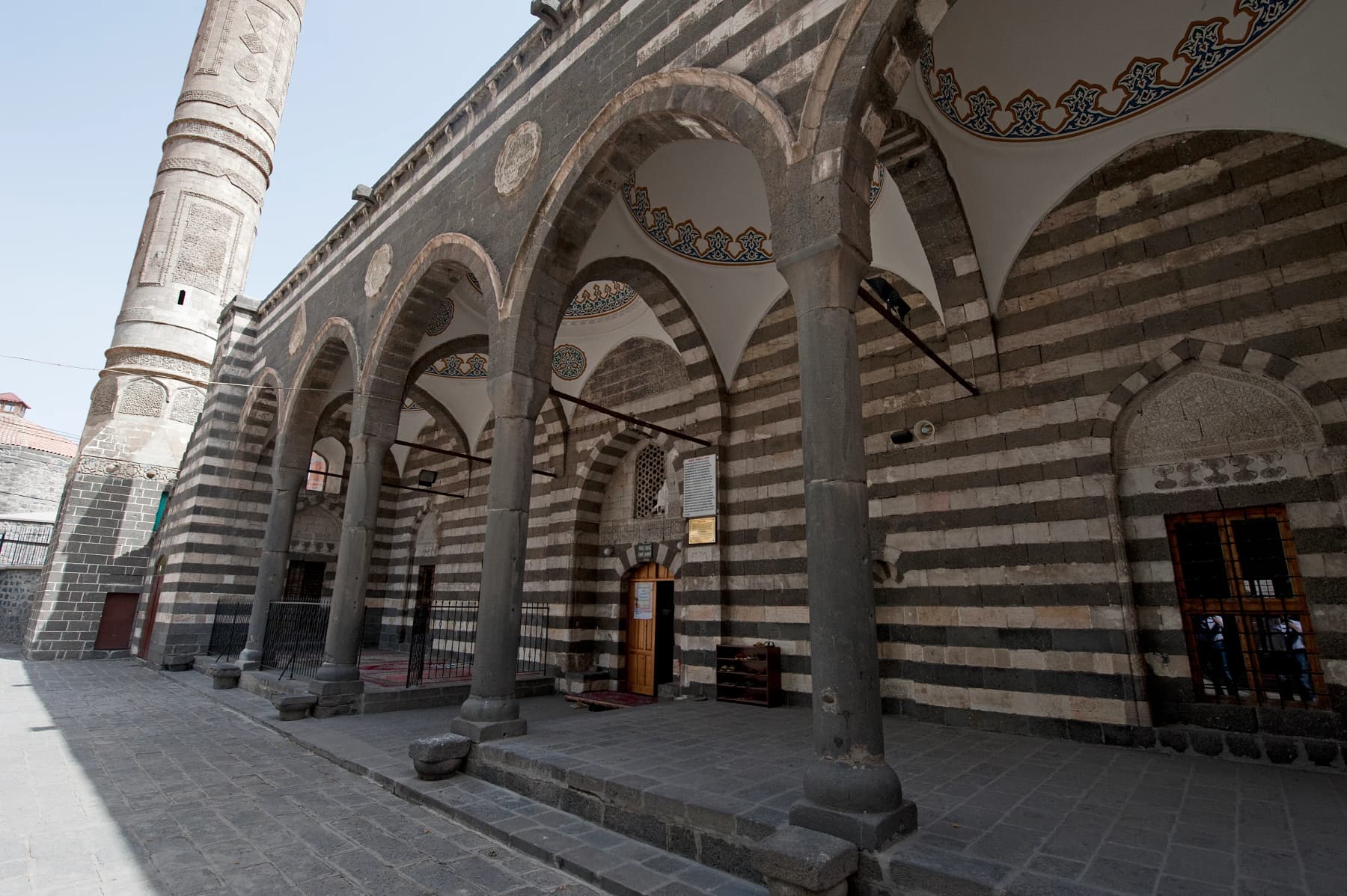 Parlı Safa Camii