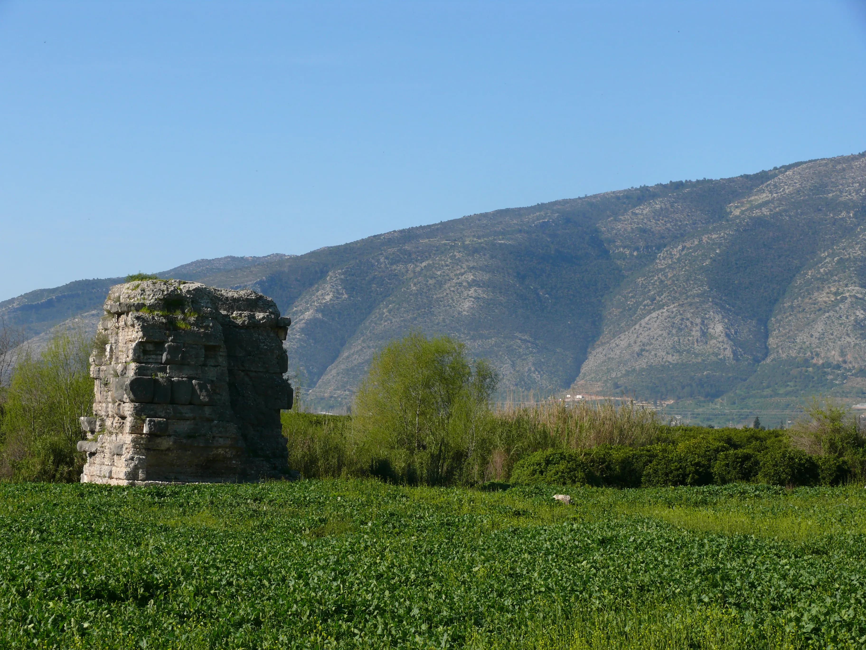 Gaius Caesar Anıt Mezarı