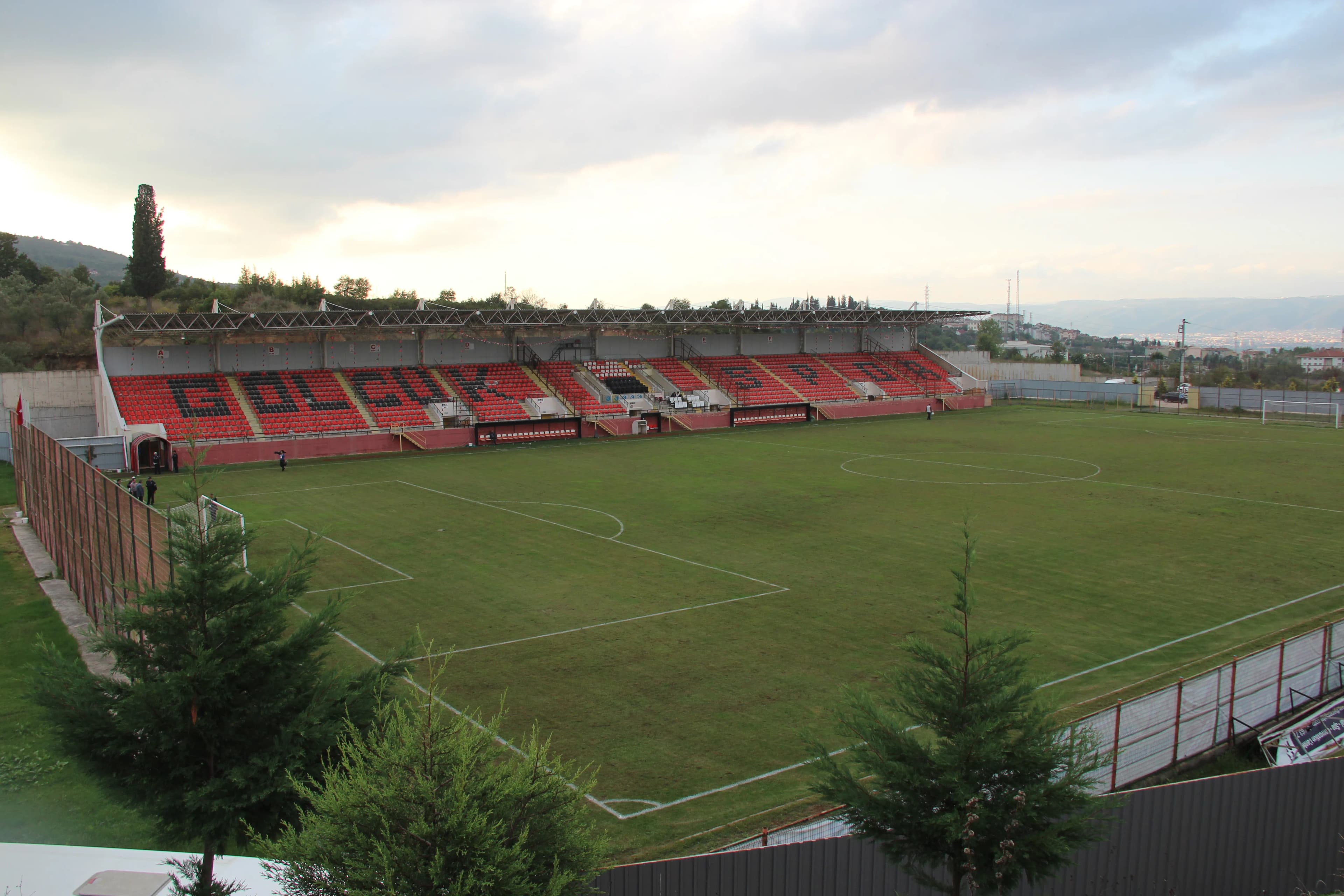 Gölcük Şehir Stadyumu