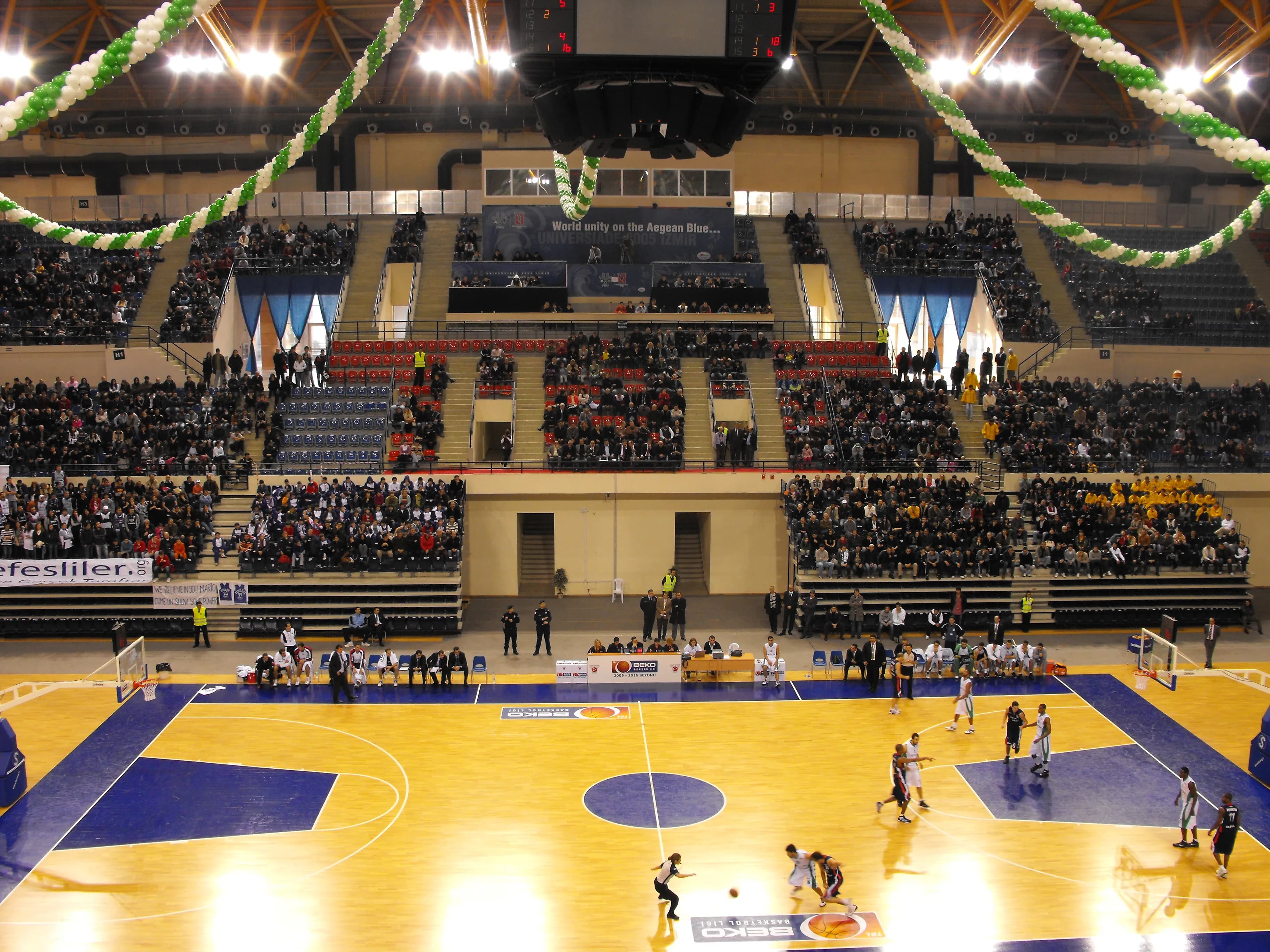 Halkapınar Spor Salonu