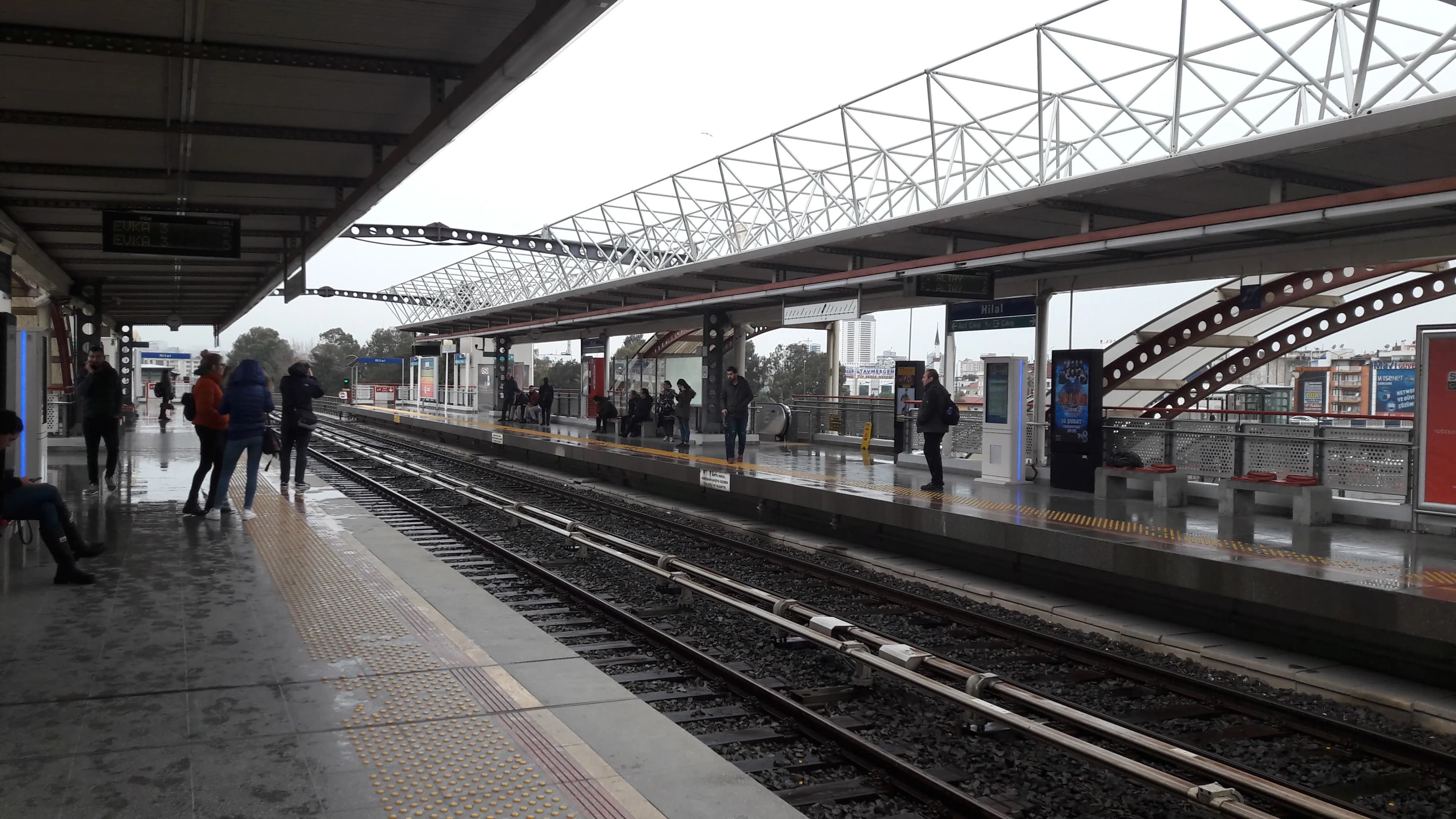 Hilal Metro İstasyonu