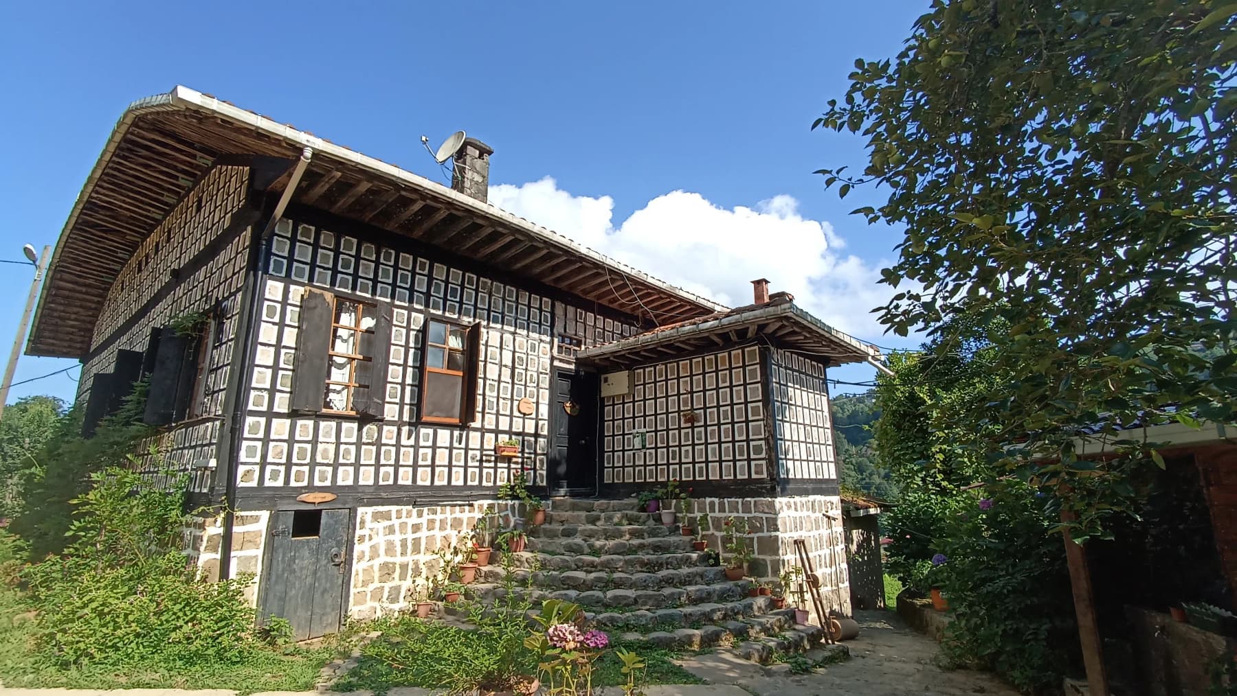 İnceler Konağı