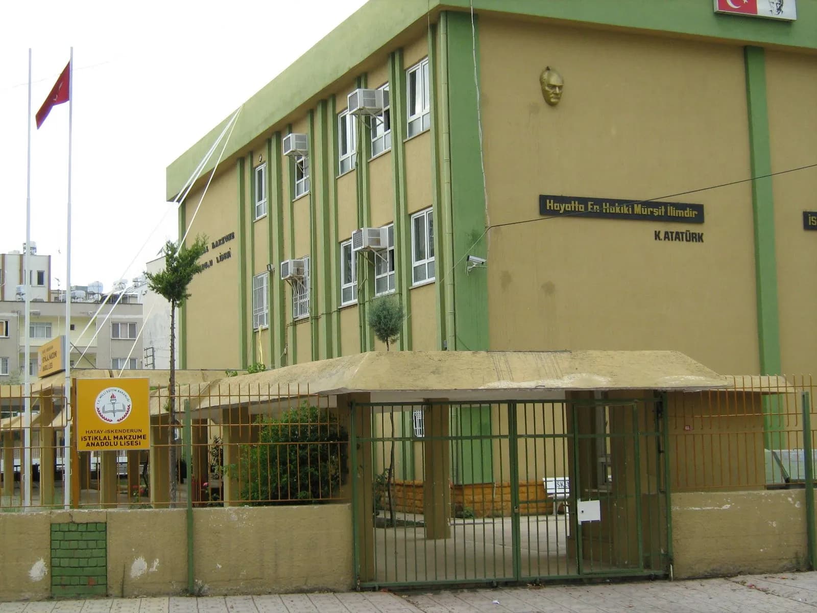 İstiklal Makzume Anadolu Lisesi