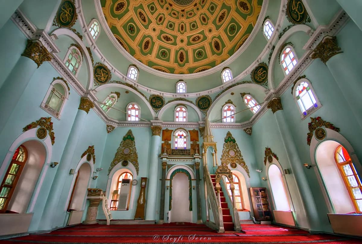 Kemeraltı Camii