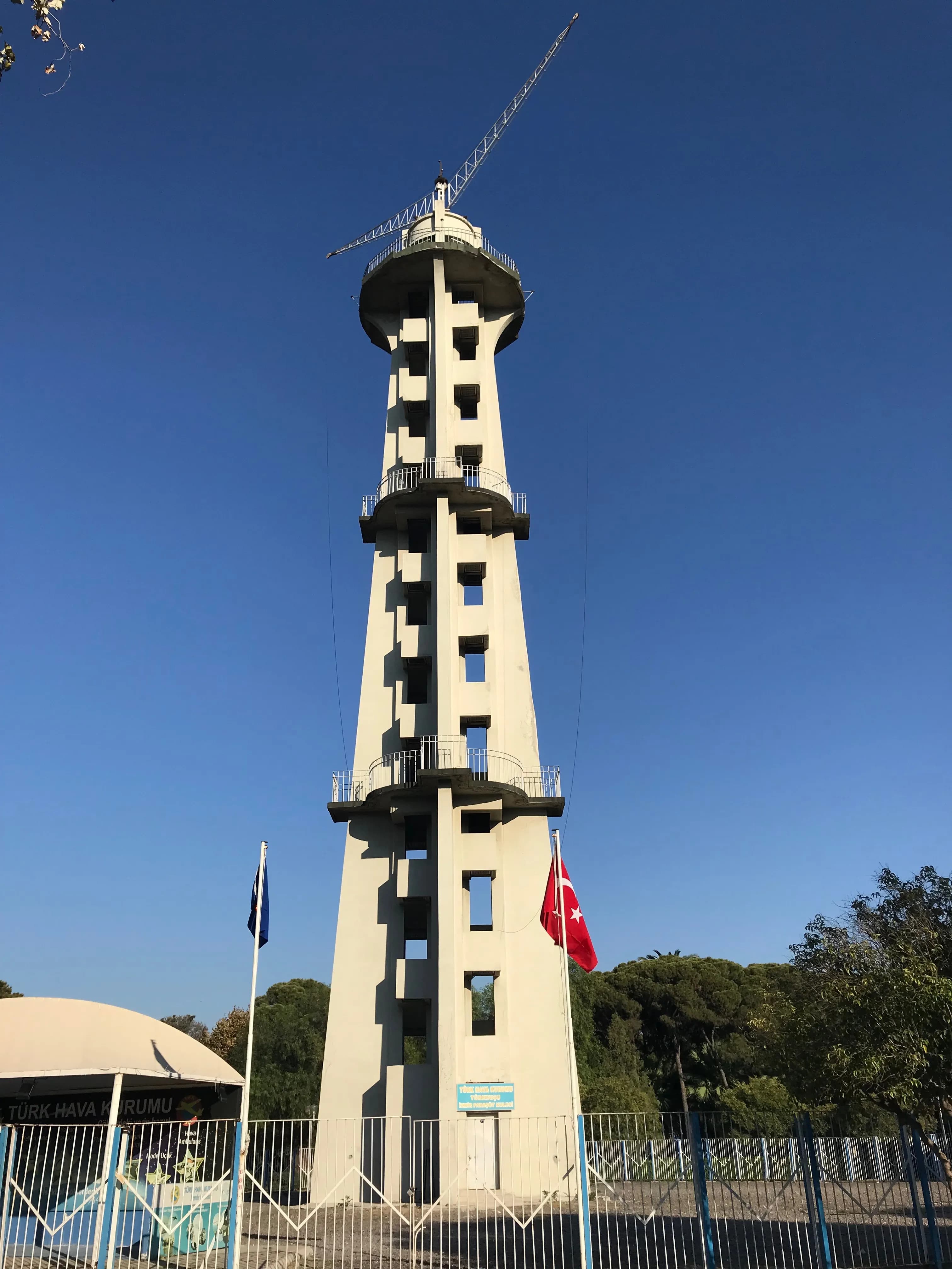 İzmir Paraşüt Kulesi
