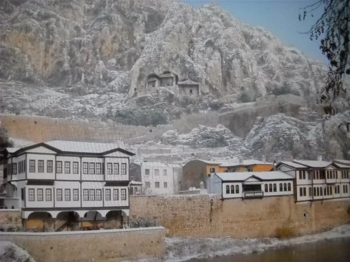 Kral Kaya Mezarları