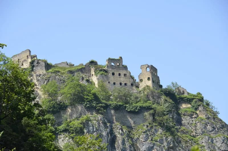 Kuştul Manastırı