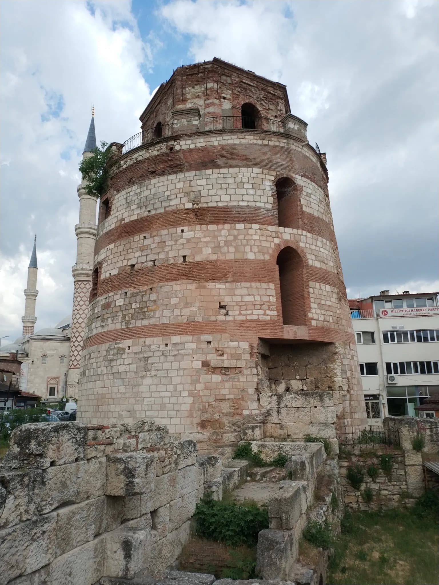 Makedon Kulesi