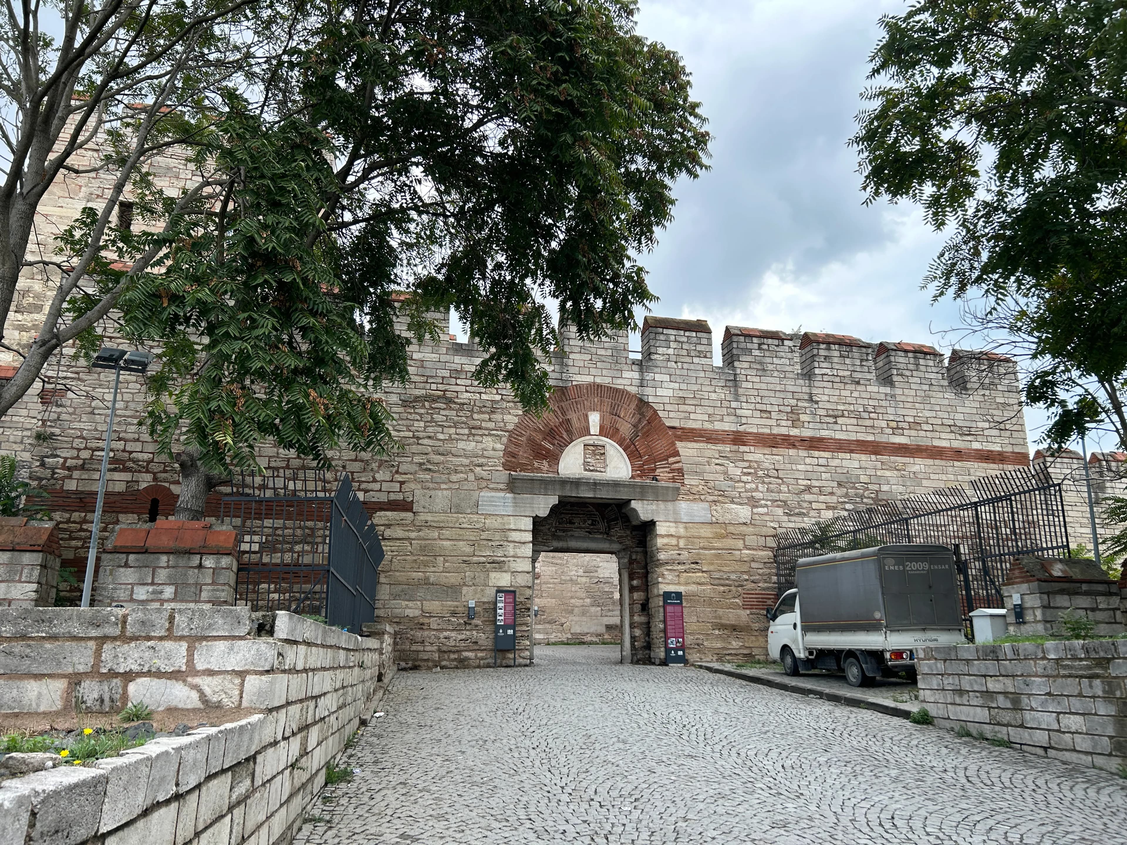 Mevlanakapı Mahallesi