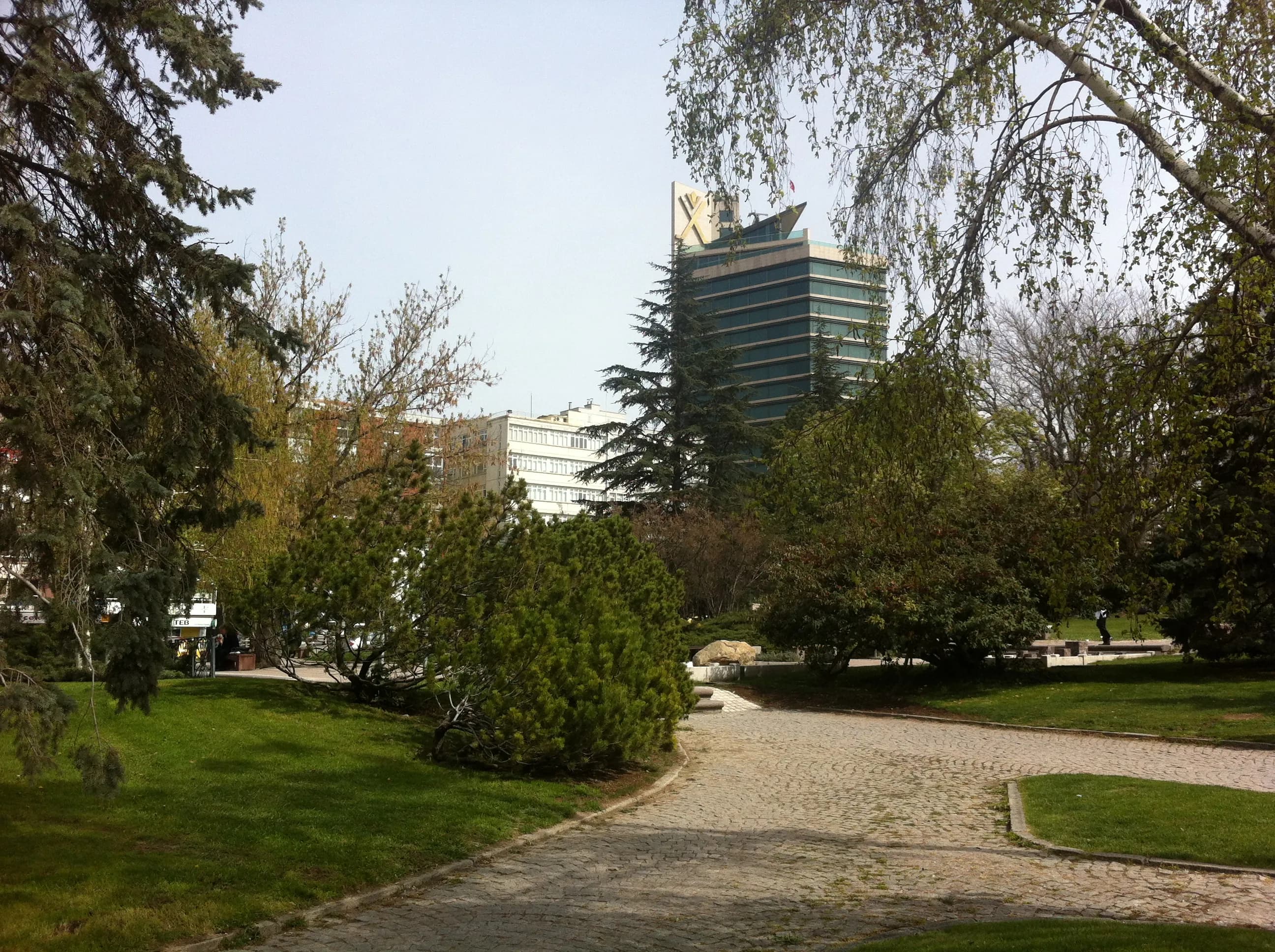 Milli Egemenlik Parkı (Meclis Parkı)