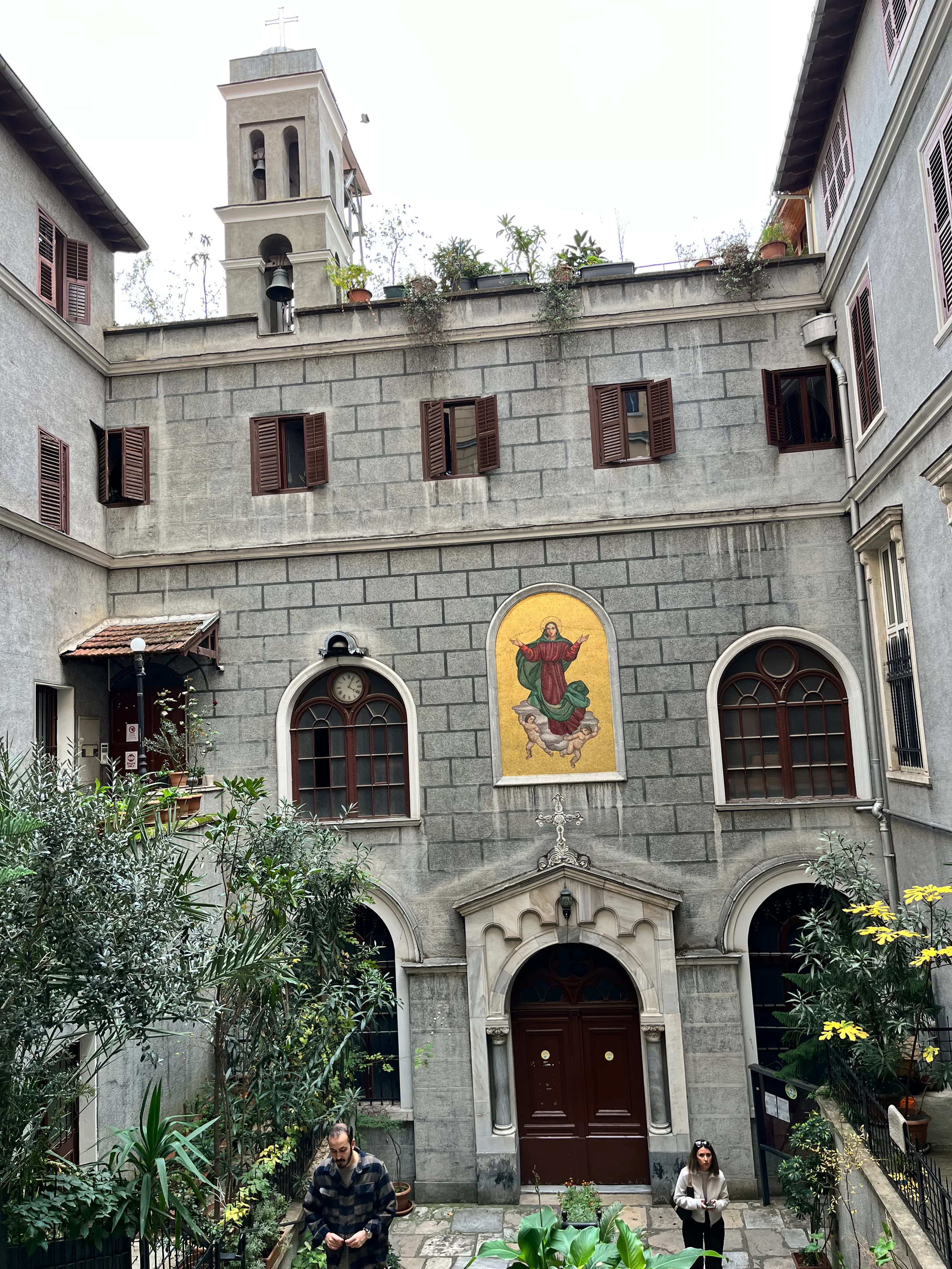 Santa Maria Draperis Kilisesi