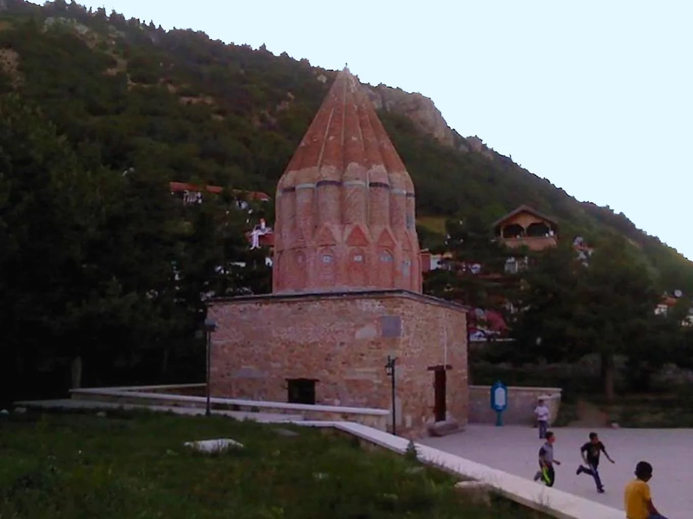 Seyyid Mahmûd-ı Hayrânî Türbesi