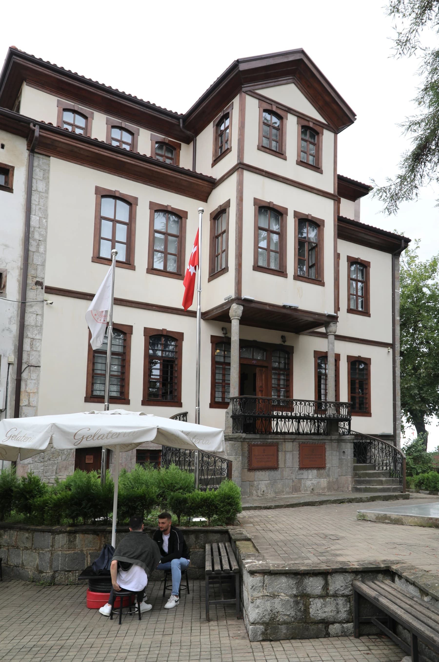 Trabzon Muhibbi Edebiyat Müze Kütüphanesi