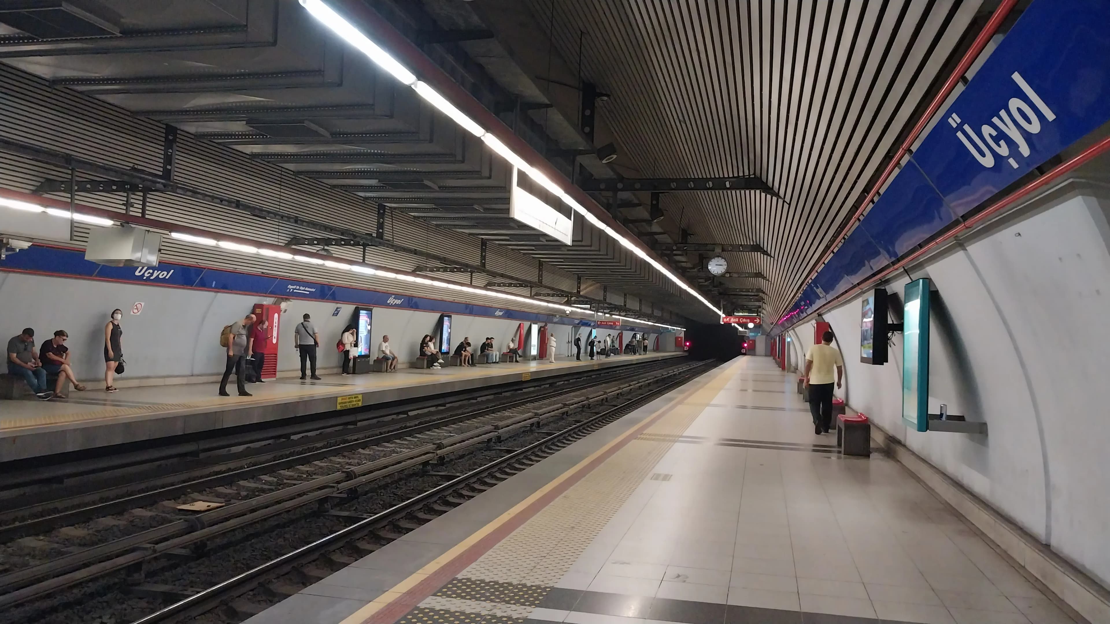 Üçyol Metro İstasyonu
