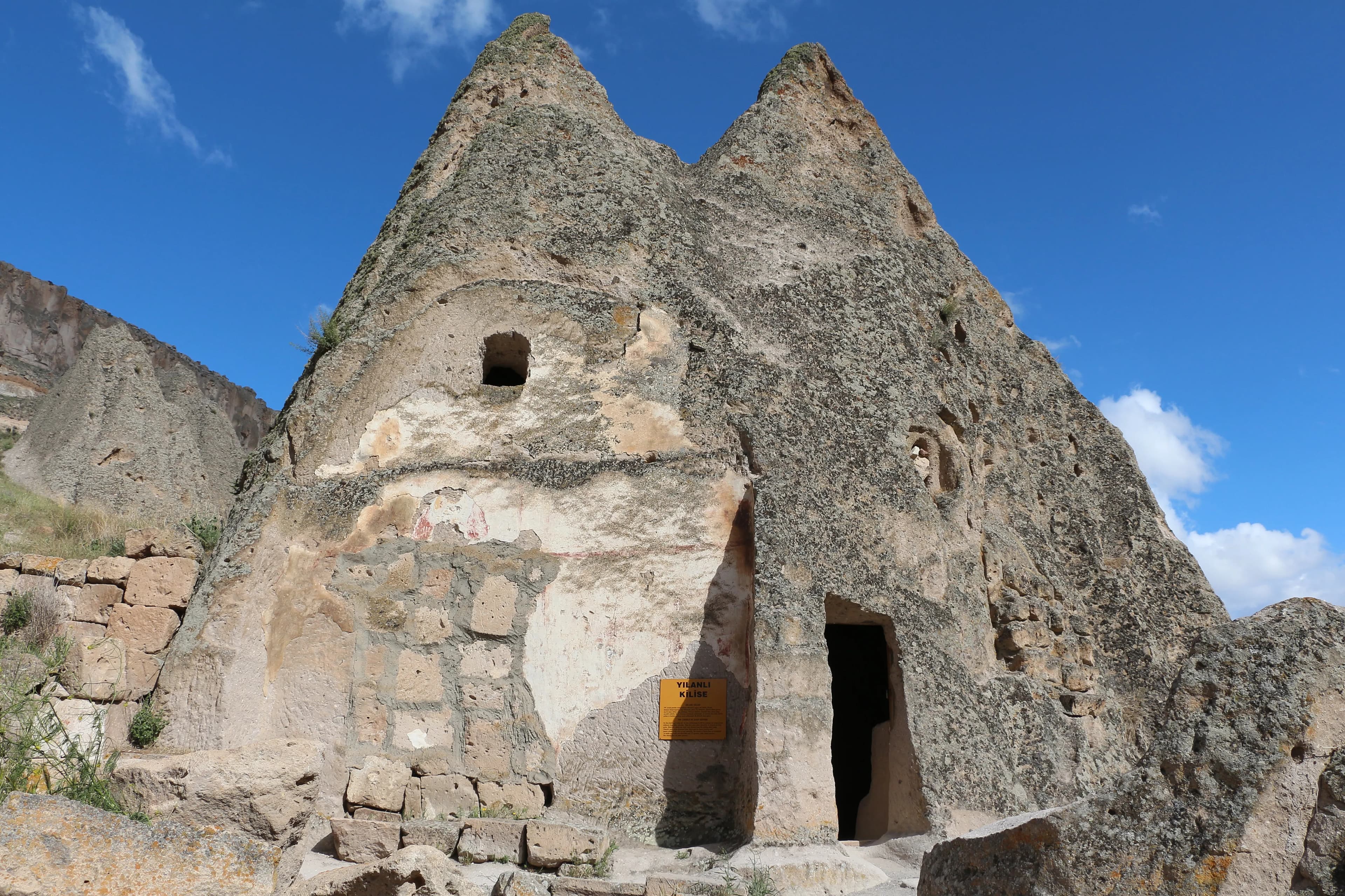 Yılanlı Kilise