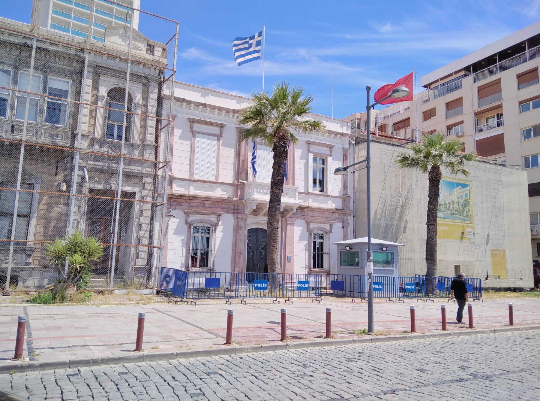 Yunanistan İzmir Başkonsolosluğu