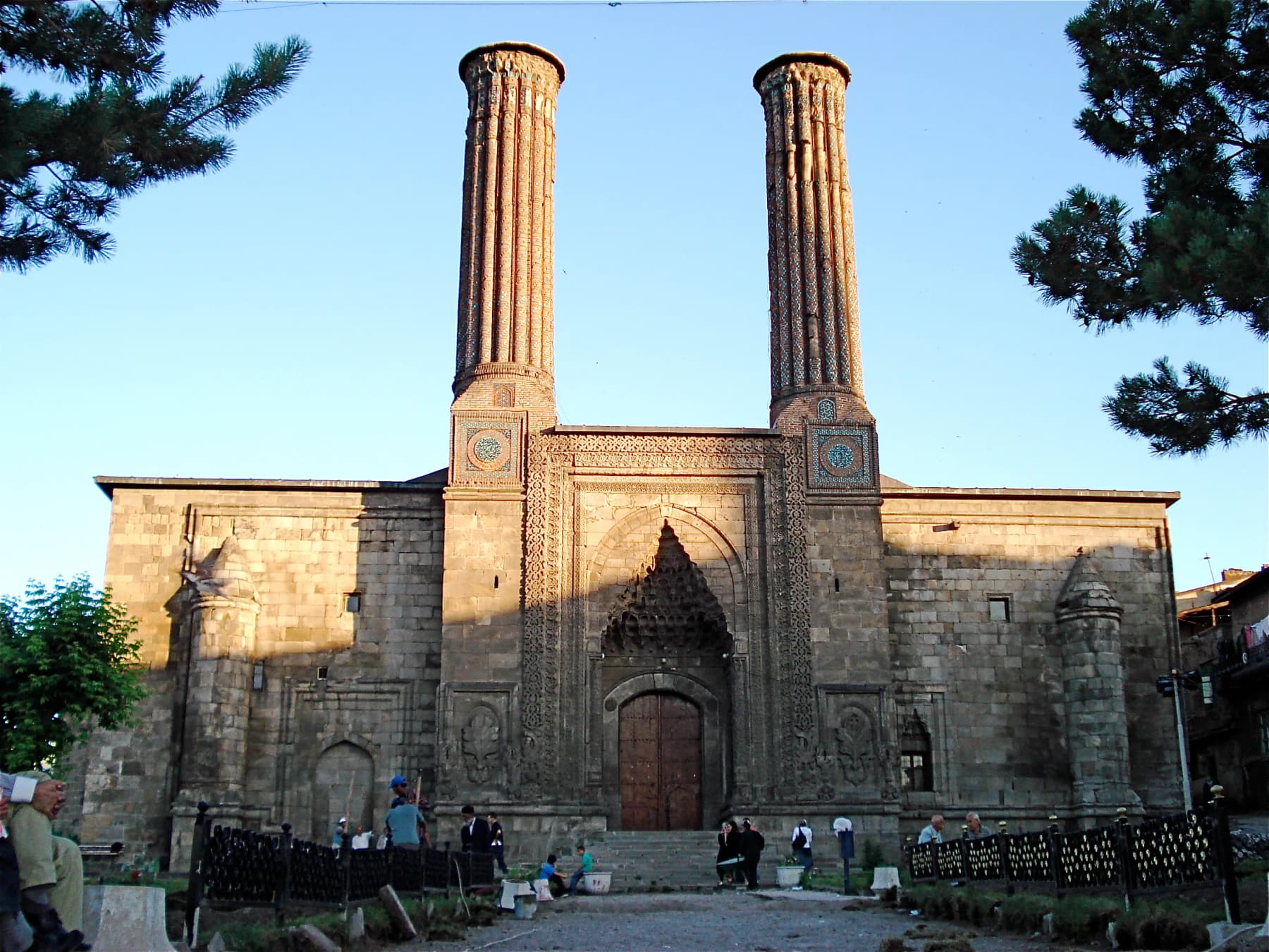 Hüdâvent Hatun Türbesi (Erzurum)