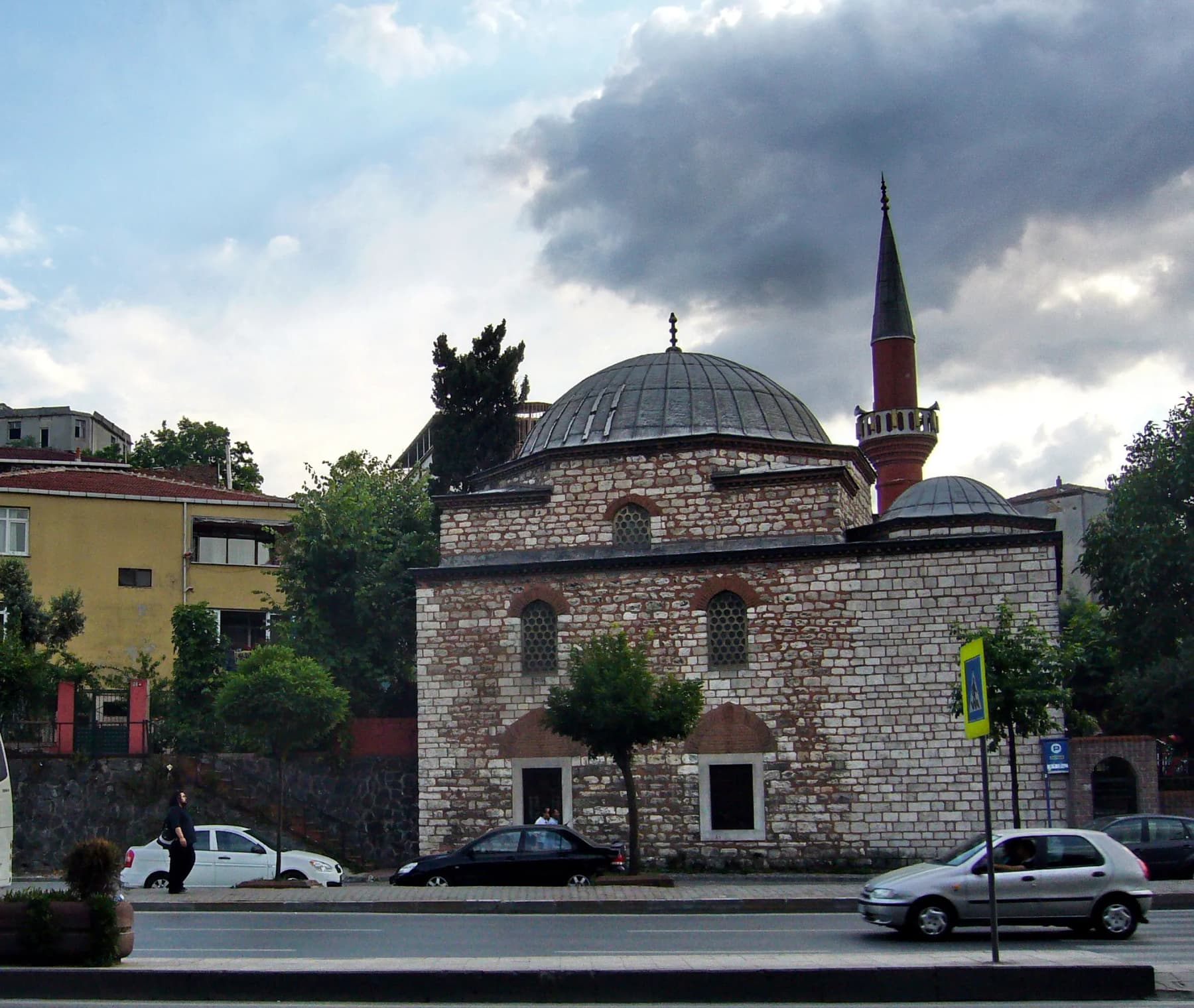 Üç Mihraplı Camii