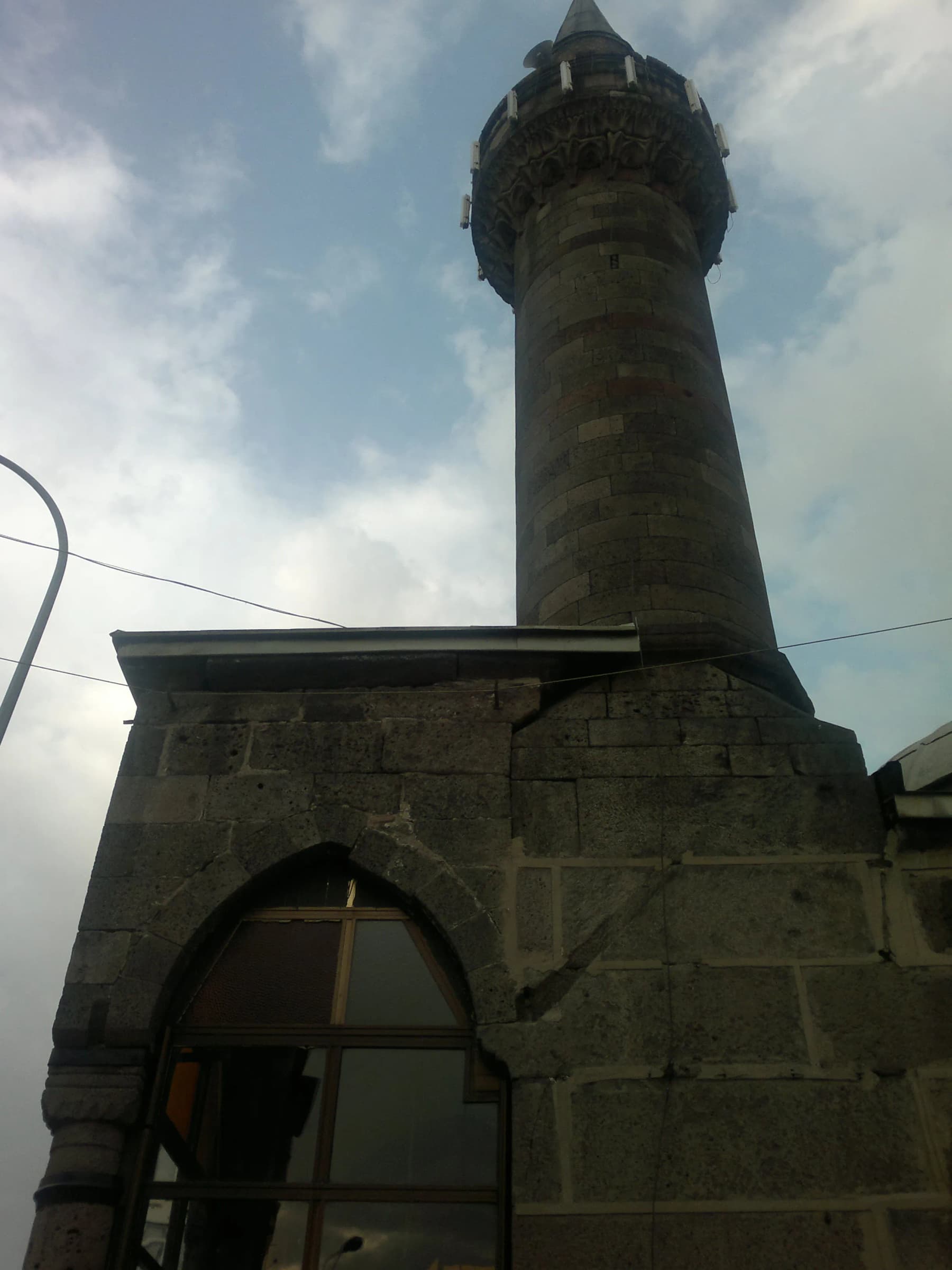Pervizoğlu Camii