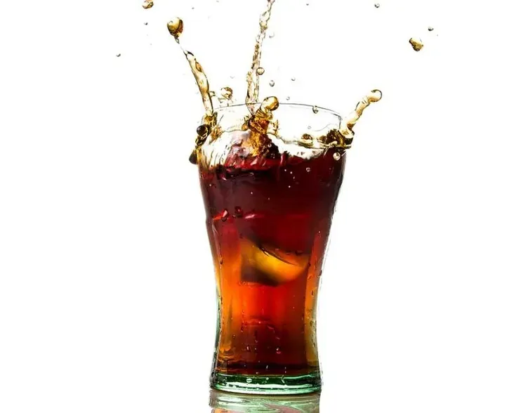 3. KOLA Dünyanın en çok tüketilen içeceklerinden olan kolalar, yüksek şeker oranıyla listenin üst sıralarında yer alıyor.