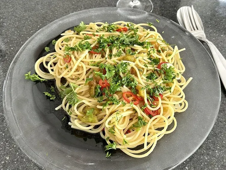 41. Spaghetti aglio e olio (İtalya) - Puan: 4.0