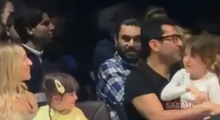 KIZLARIYLA ETKİNLİĞE KATILMIŞTI Geçtiğimiz günlerde kızlarının doğum gününü kutlayan ünlü çift, bu kez de kızlarıyla bir etkinliğe katılmıştı