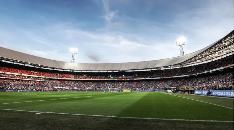 15. De Kuip – Feyenoord Kapasite: 51.117