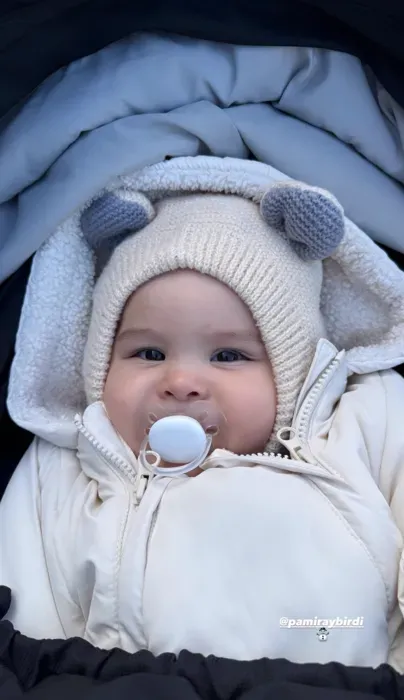 2019 yılında dünyaevine girdiği Pamir Aybirdi ile olan evliliğini 12 Haziran 2025 tarihinde kucağına aldığı çocukları Pamir ile taçlandıran Sahra Işık, son dönemde sosyal medya hesabından yaptığı paylaşımlarıyla adından sıkça söz ettiriyordu.