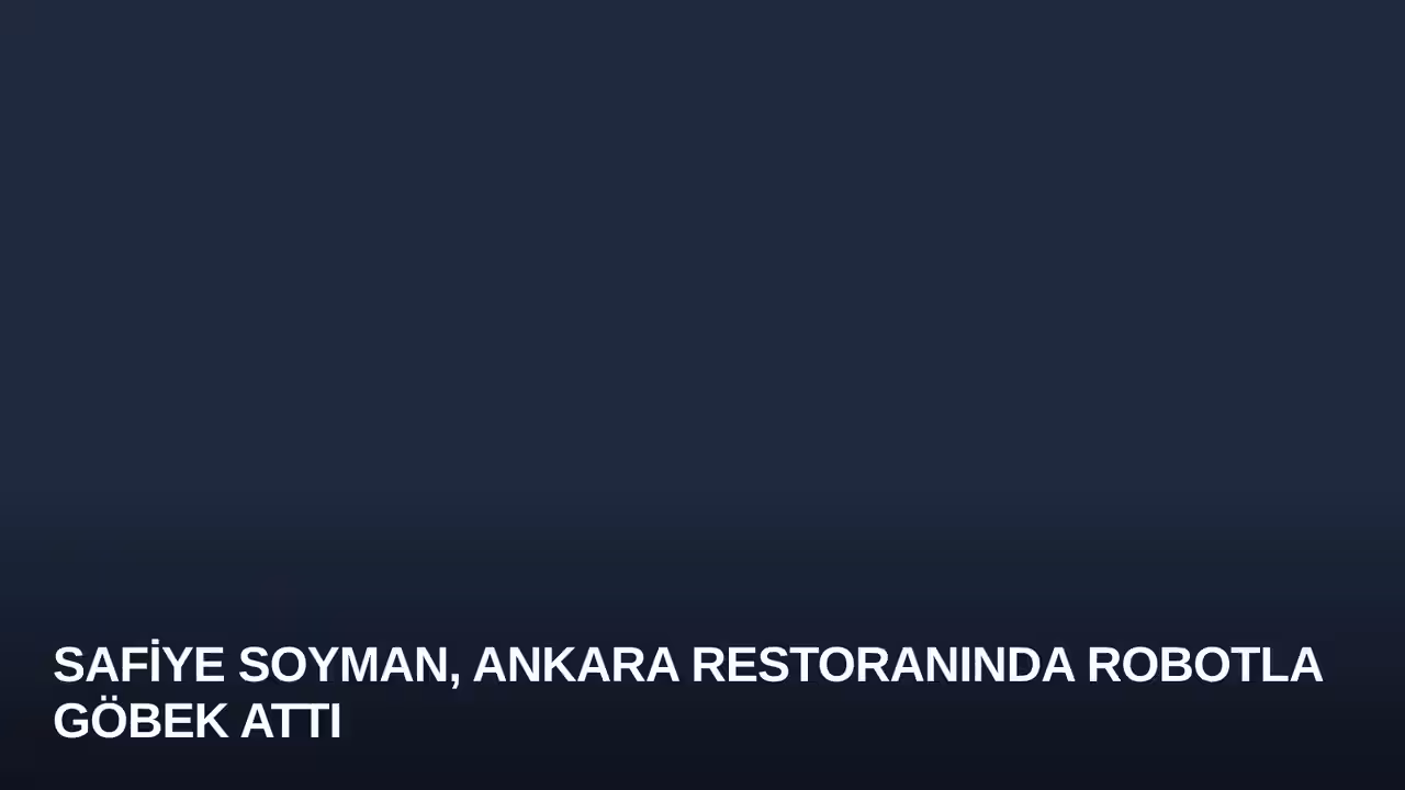 Safiye Soyman, Ankara Restoranında Robotla Göbek Attı