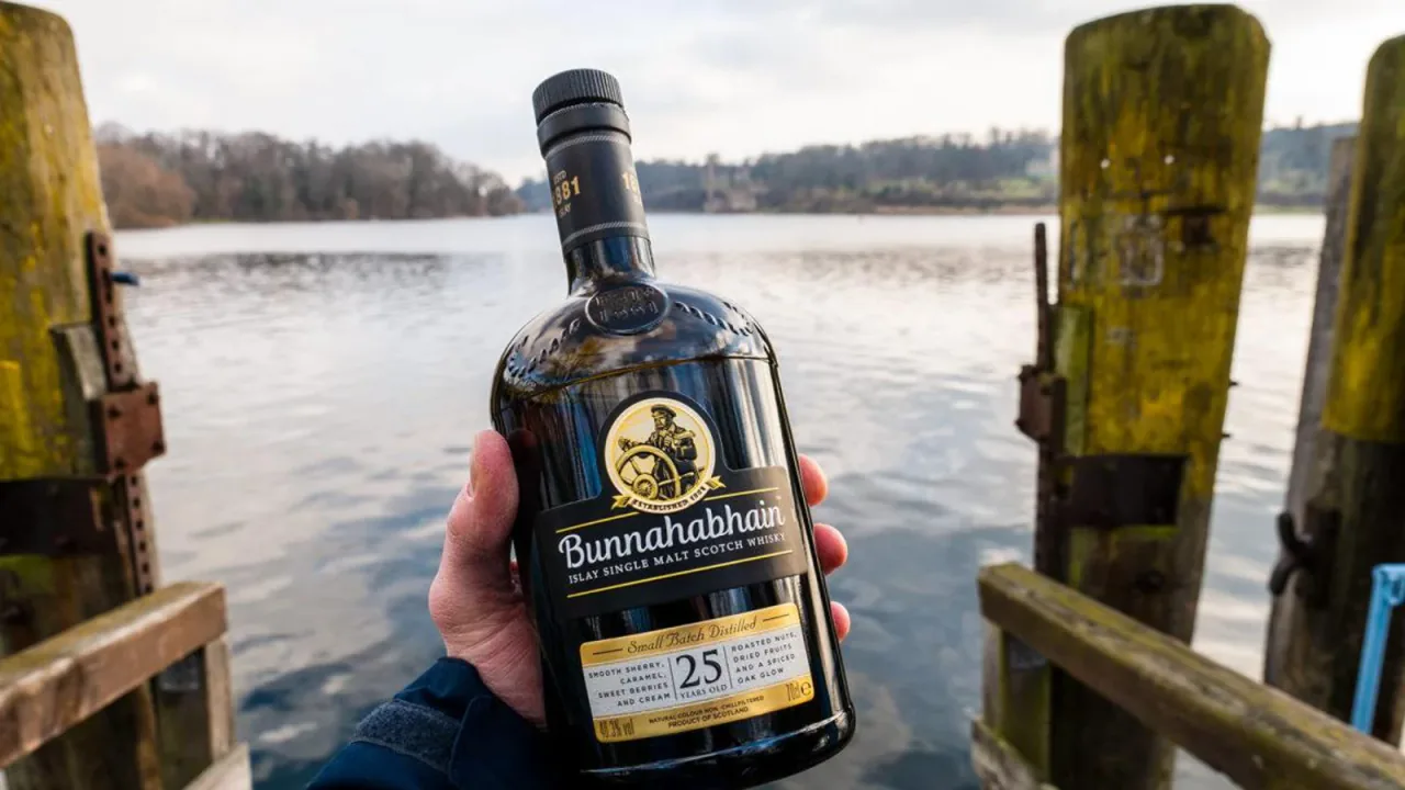 Bunnahabhain 25 Yıllık Şeri Fıçı Viskisi İçin İnceleme Raporu Sunuldu