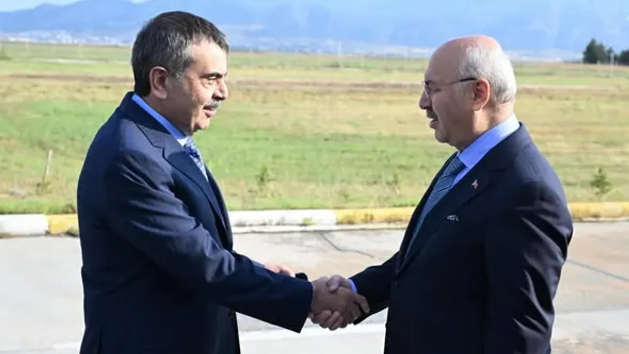 Vali Köşger, Bakan Yusuf Tekin'i Denizli'de Karşıladı