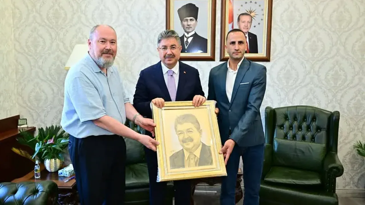 Eskişehir Valisi Erdinç Yılmaz'a Sanatçılardan Ziyaret