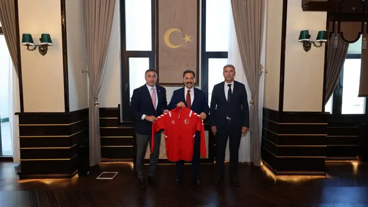 Hatay Valisi Mustafa Masatlı, Sezer Huysuz'u Kabul Etti