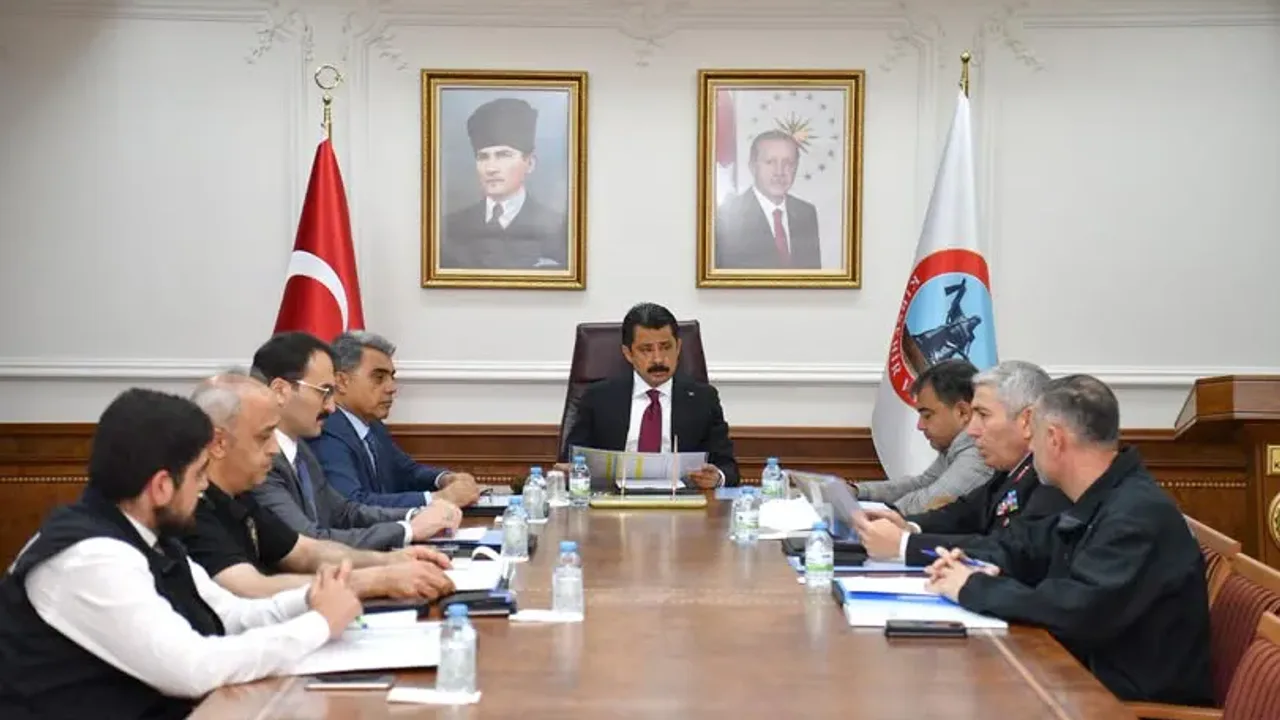 Kırşehir Valisi Murat Sefa Demiryürek Başkanlığında Toplantı