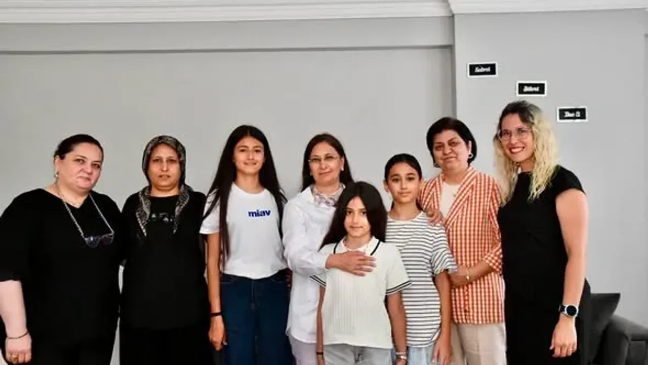 Mersin Valisi'nin Eşi Dudu İrem Toros'tan Aile Ziyareti