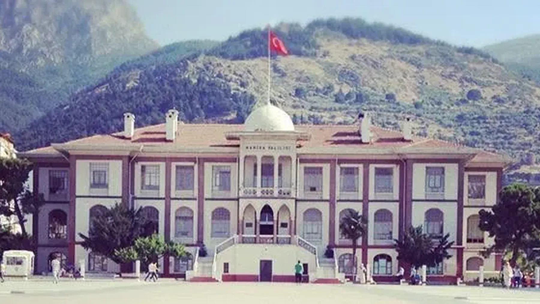 Manisa Valiliği konulu haberin kapak görseli