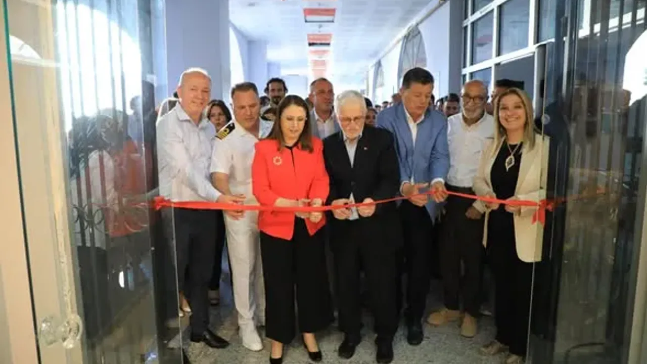 Bartın Valisi Nurtaç Arslan Ahmet Güldür'ün Eserlerini İnceledi