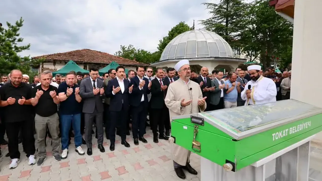 Tokat Valisi Abdullah Köklü Cenaze Törenine Katıldı