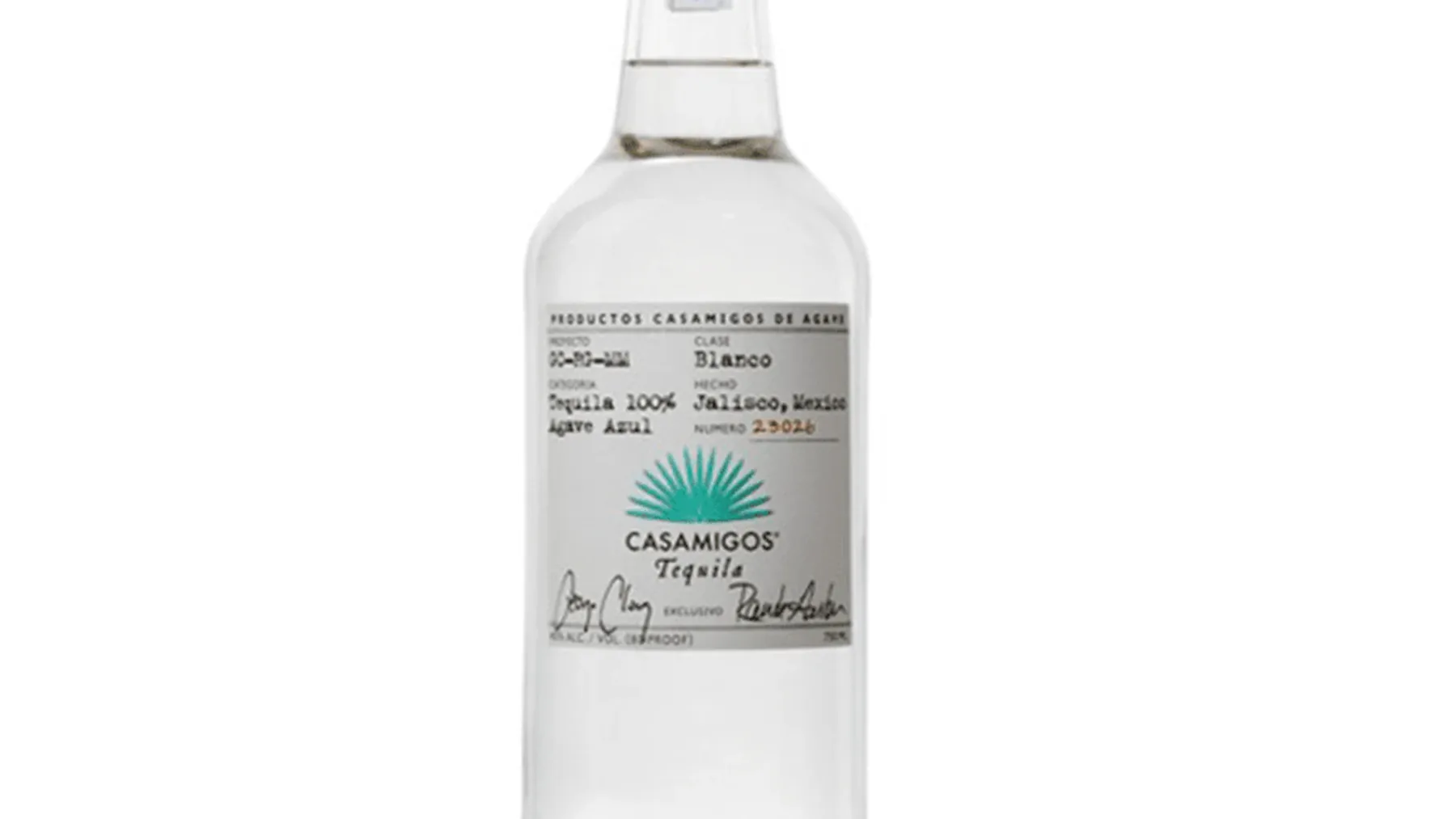 Krem renkli etiketli ve ahşap kapaklı sade tasarımlı Casamigos Blanco tekila şişesi
