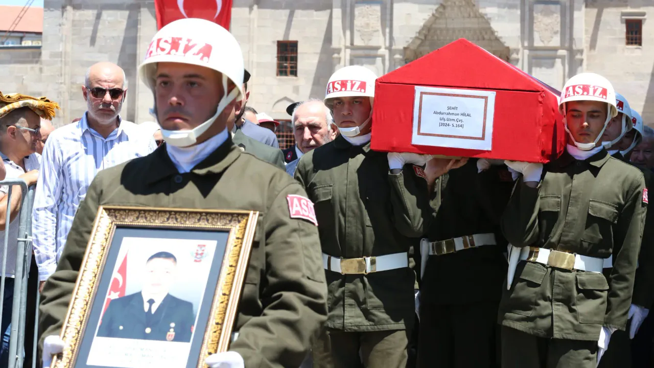 Aksaray Şehit Abdurrahman Hilal'i Son Yolculuğuna Uğurladı