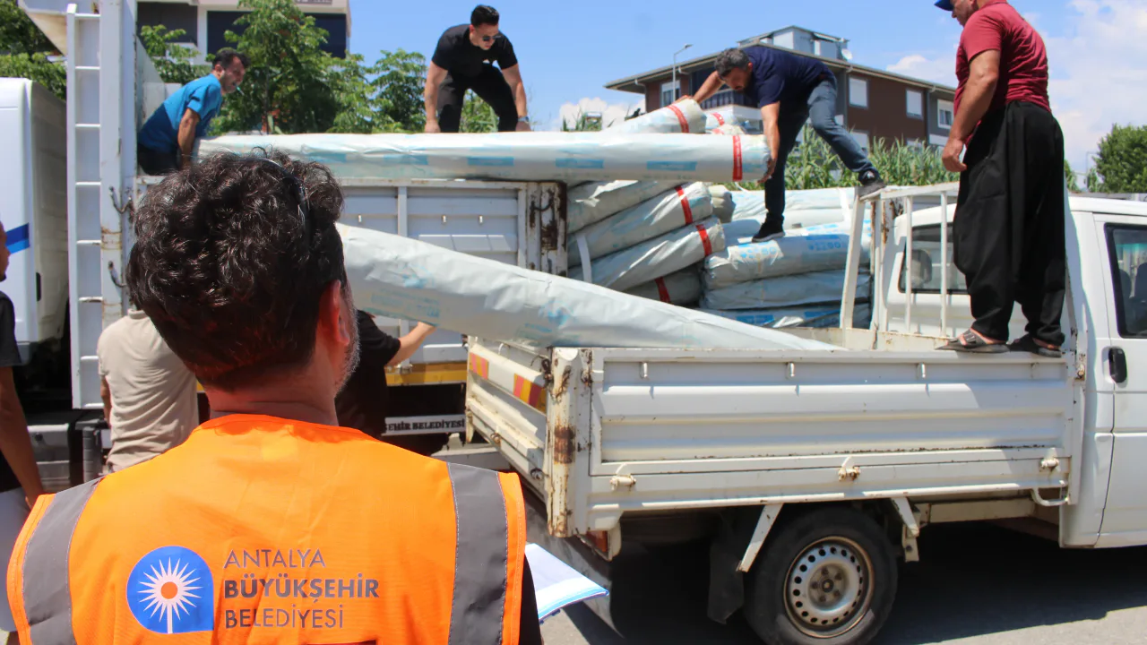 Gazipaşa'da üreticilere sera naylonu desteği verildi