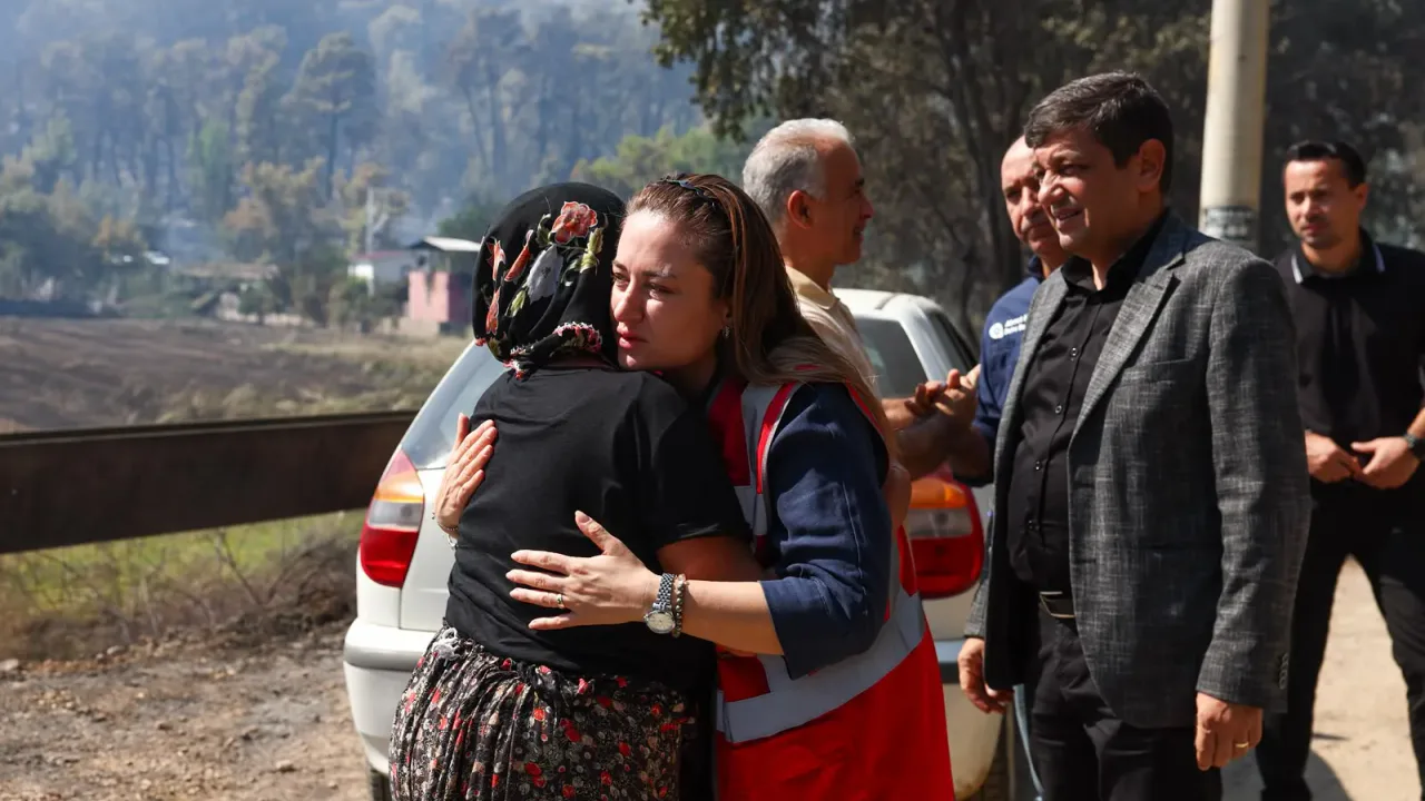 Antalya Büyükşehir Belediyesi Yangın Bölgesinde Seferber Oldu