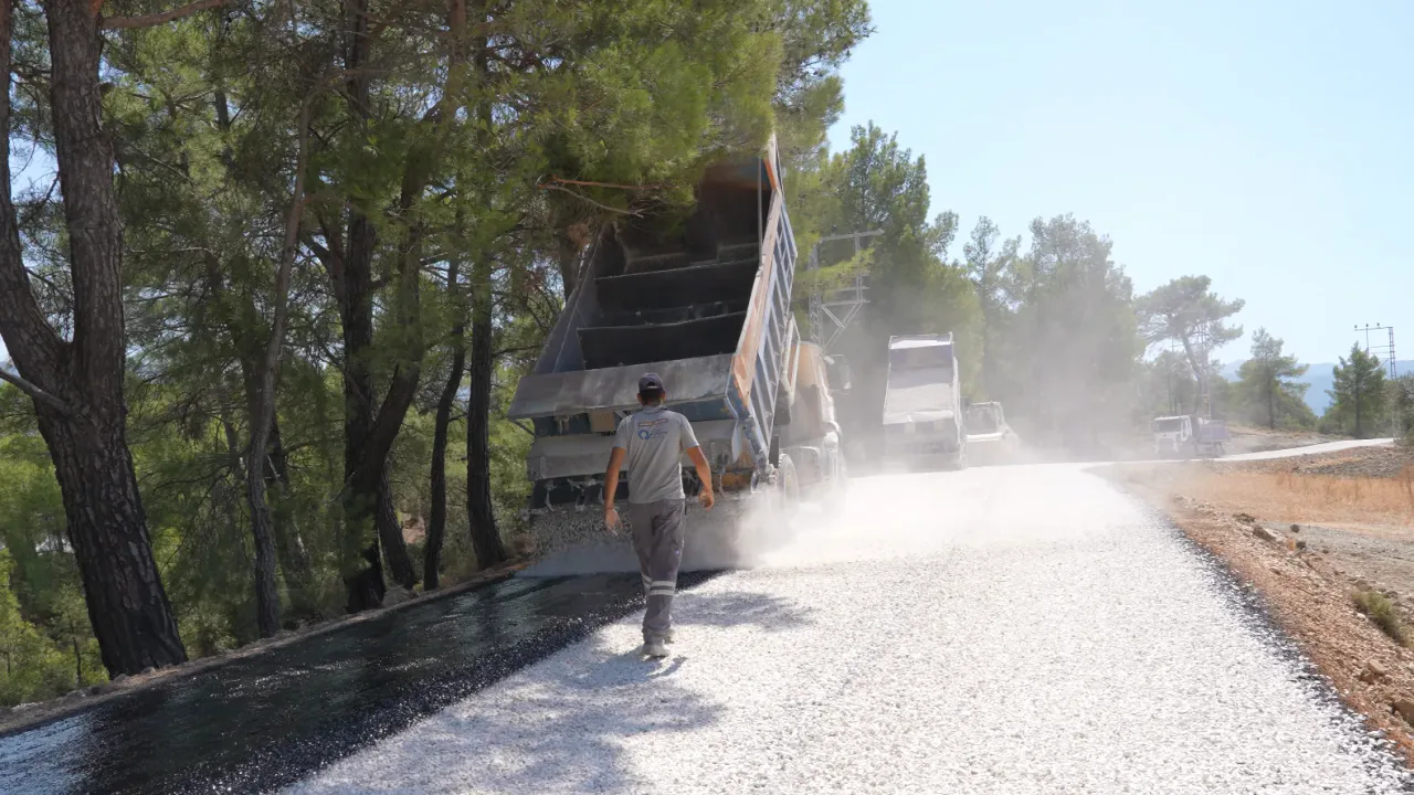 Kaş'ta 40 Yıllık Yola 48,5 Milyon Liralık Asfalt Hamlesi