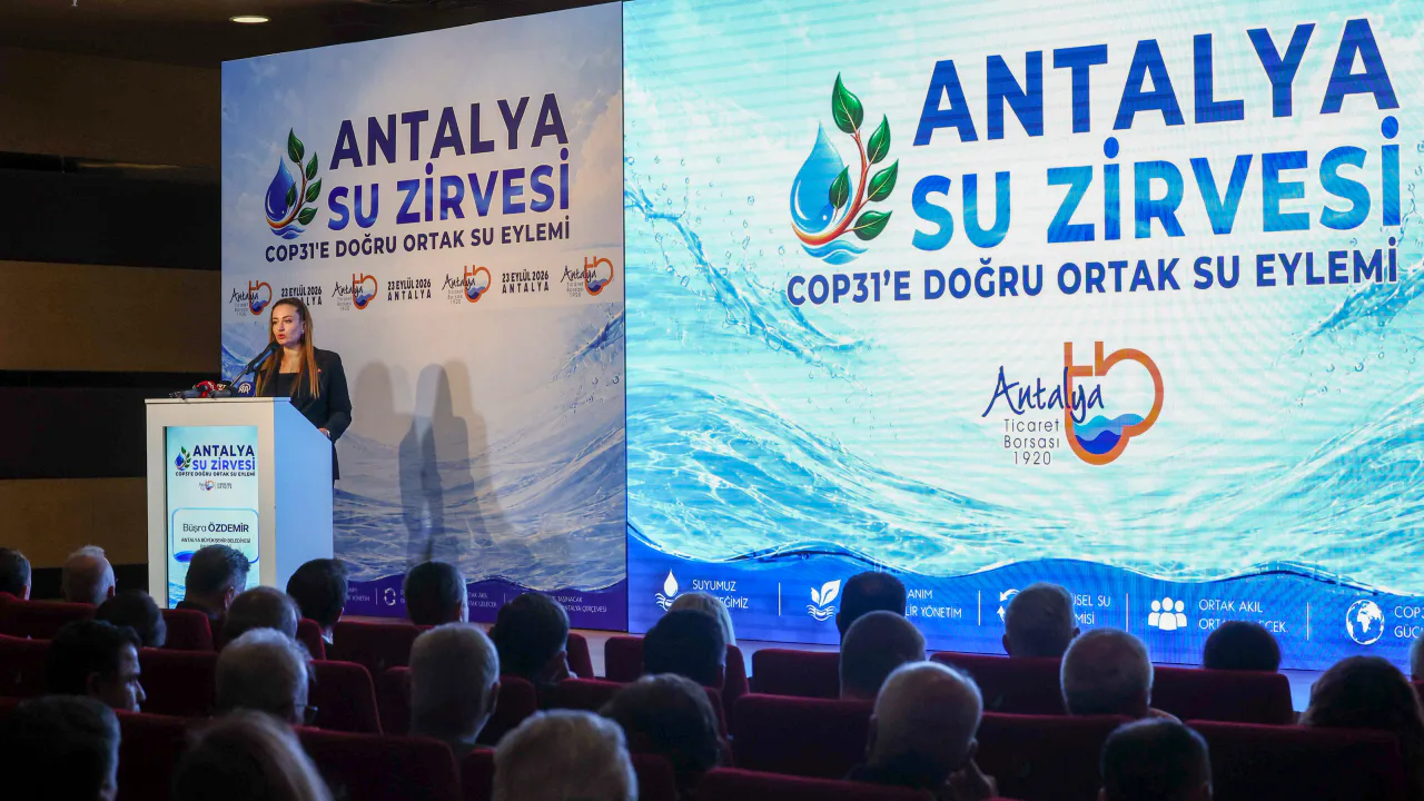 Antalya Su Zirvesi'nde Büşra Özdemir'den Su Eylemi Çağrısı