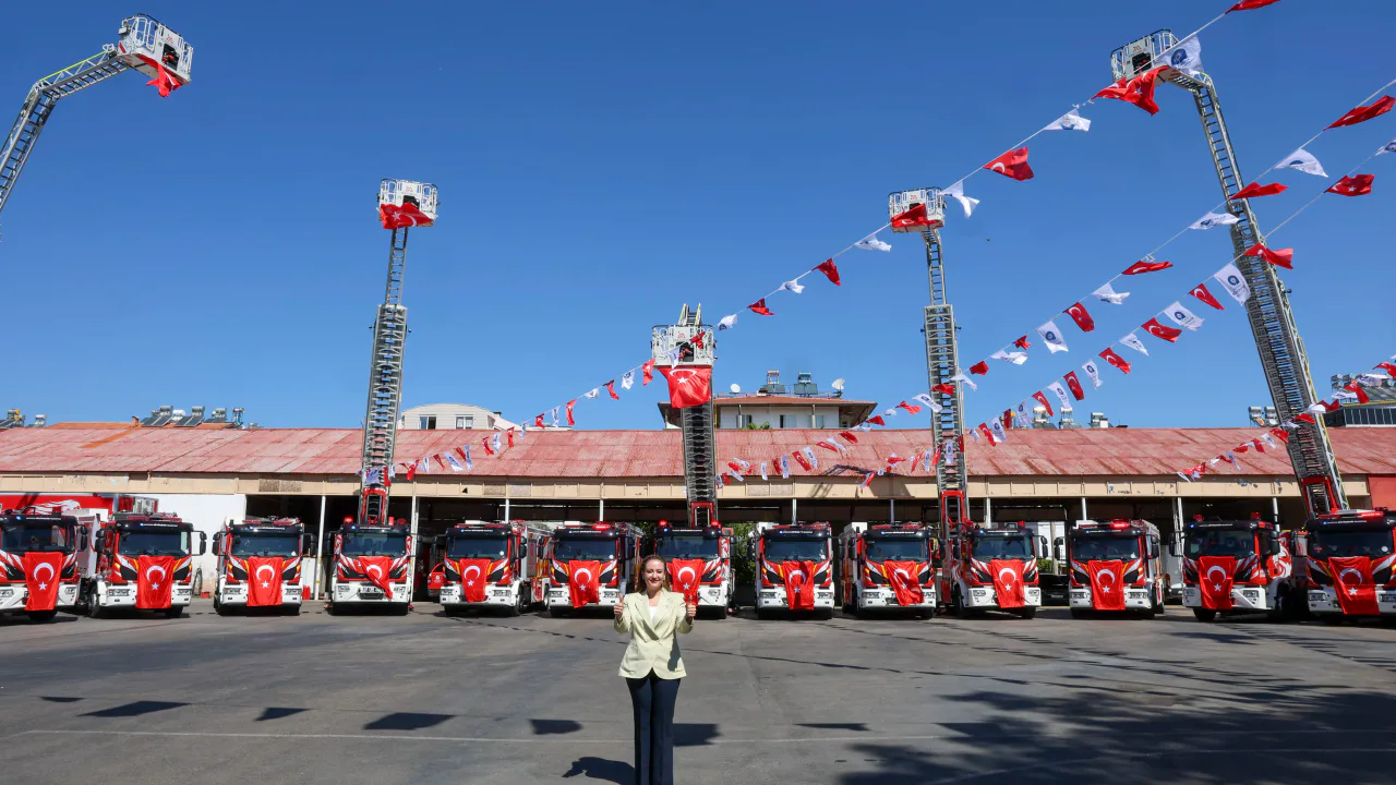 Antalya Büyükşehir İtfaiye Filosuna 24 Yeni Araç Katıldı